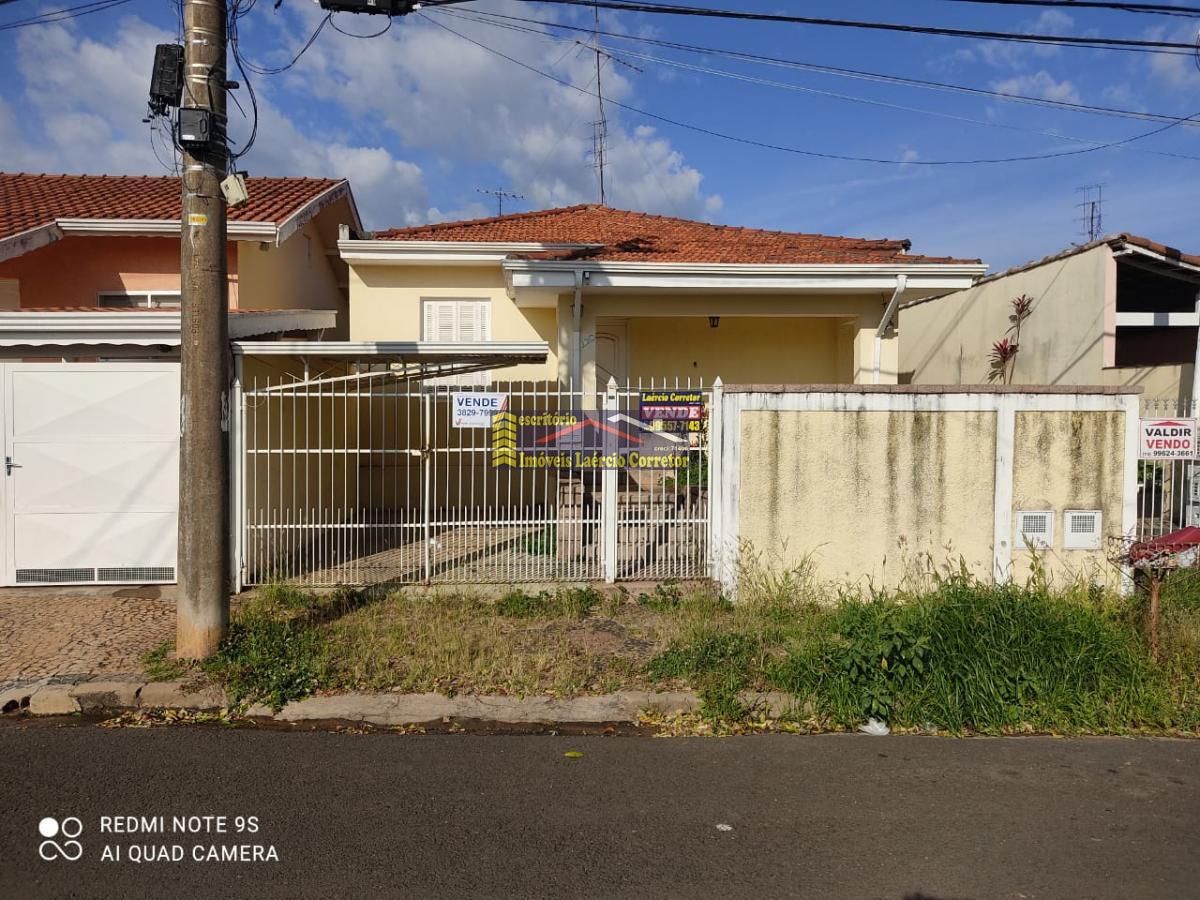 Casa Venda em Valinhos SP, no bairro Vila Santana, Possui 2 casas no terreno, ótimo para renda de locação R$ 550mil